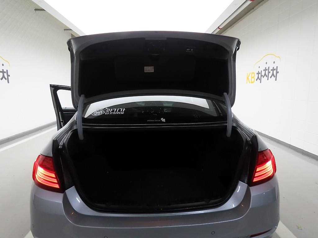 BMW 5 Series - Vista 5