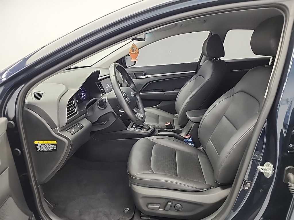 HYUNDAI Avante - Vista 11