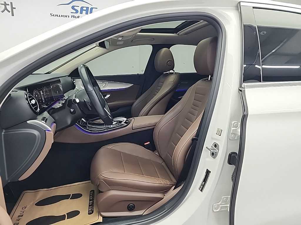 Mercedes Benz E class - Vista 11