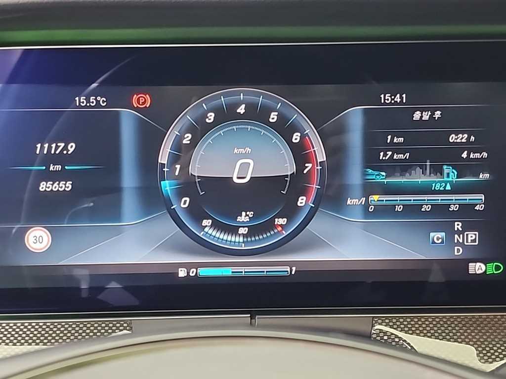 Mercedes Benz E class - Vista 6