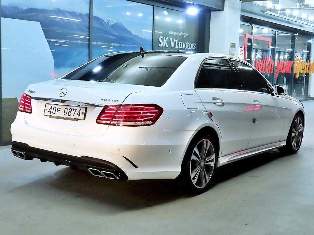 Mercedes Benz E class - Vista 4