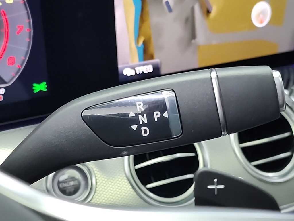 Mercedes Benz E class - Vista 8