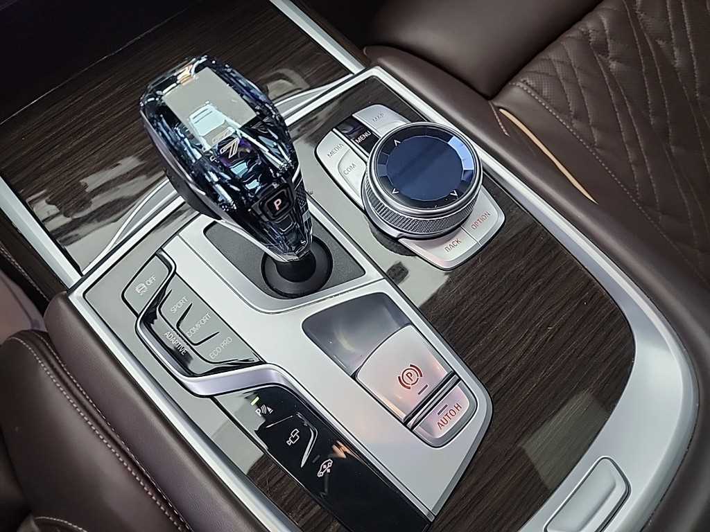 BMW 7 Series - Vista 8