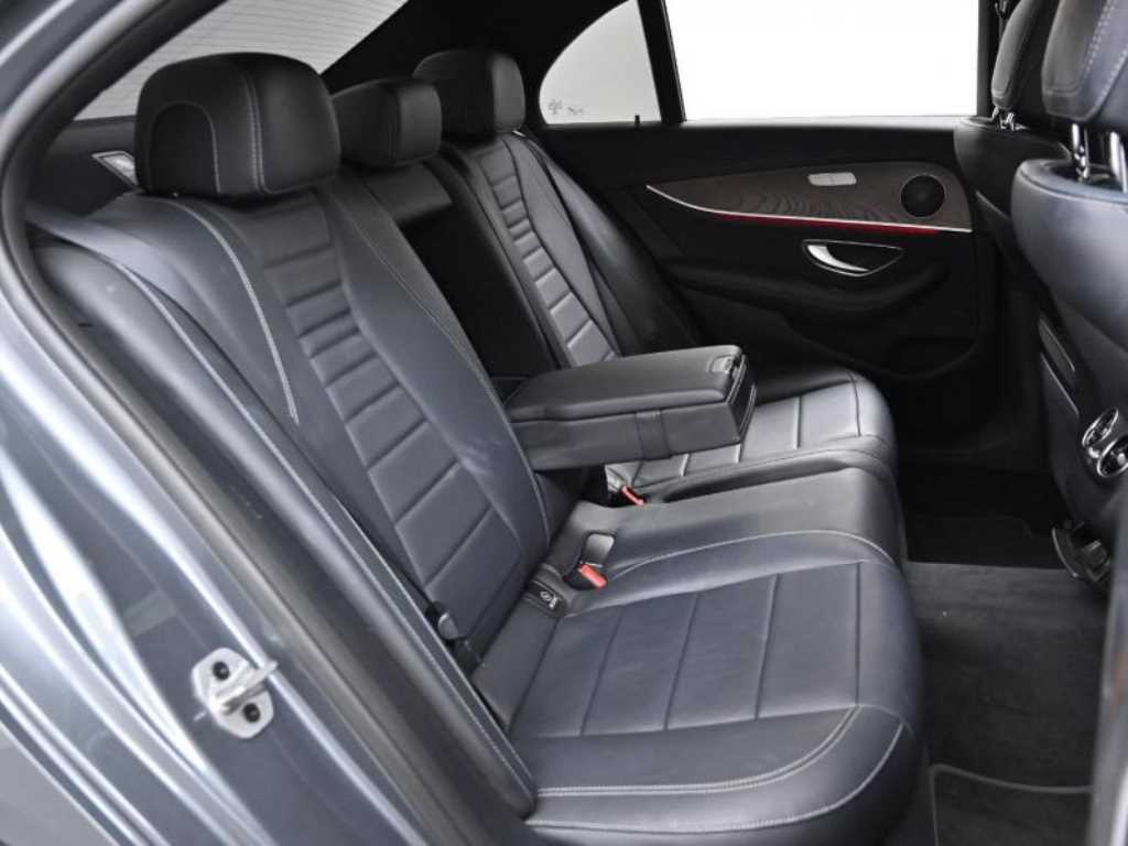 Mercedes Benz E class - Vista 12