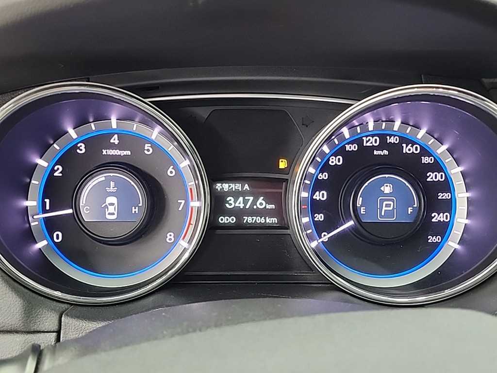 HYUNDAI Sonata - Vista 6