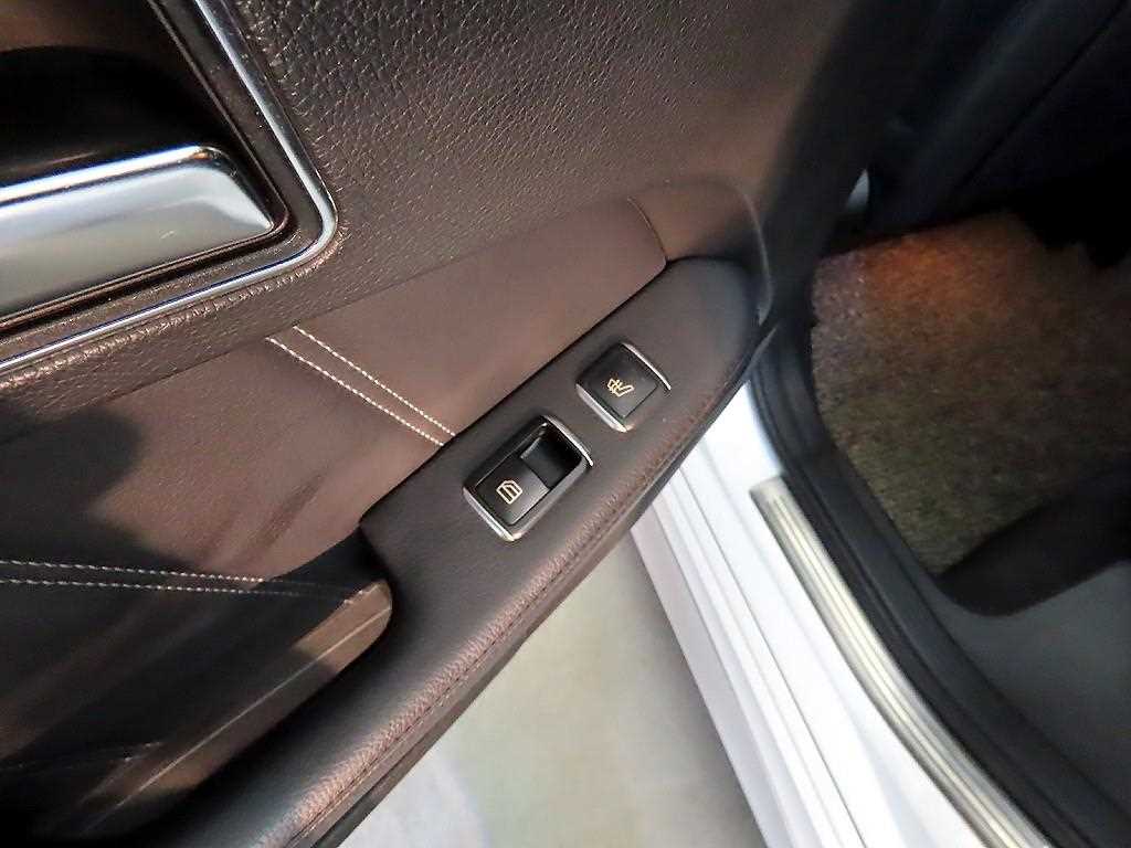 Mercedes Benz E class 2016 Blanco - Importación desde Corea - HF Imports Iquique - Foto 16