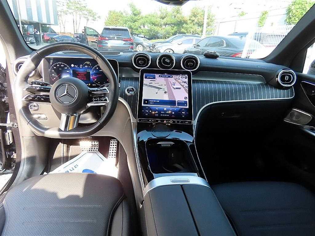 Mercedes Benz GLC Class - Vista 7