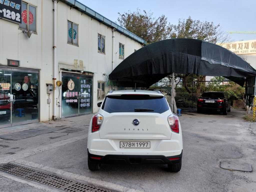 Ssangyong Tivoli - Vista 4