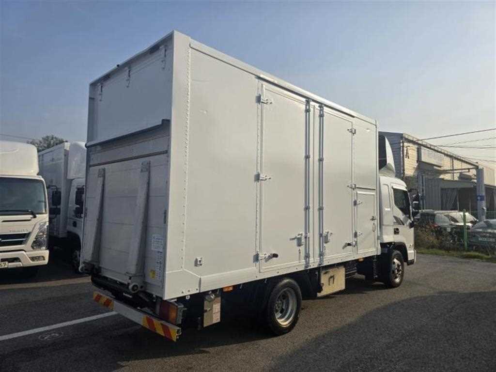 medium and large cargo truck - Vista 4