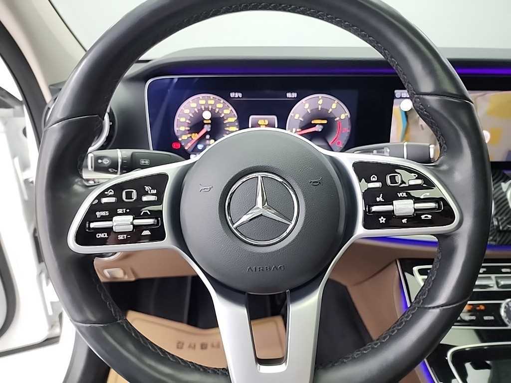 Mercedes Benz E class - Vista 9