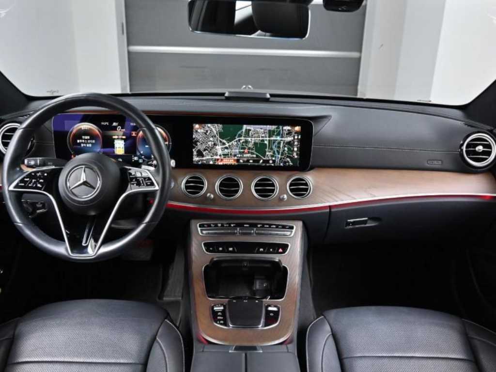 Mercedes Benz E class - Vista 7