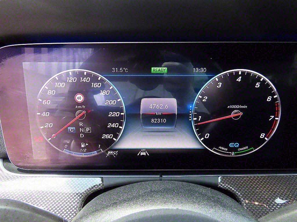 Mercedes Benz E class - Vista 9