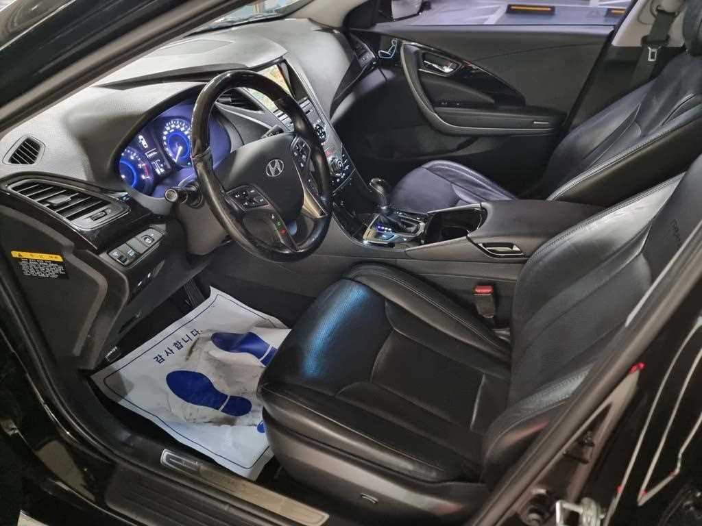 HYUNDAI Grandeur - Vista 6