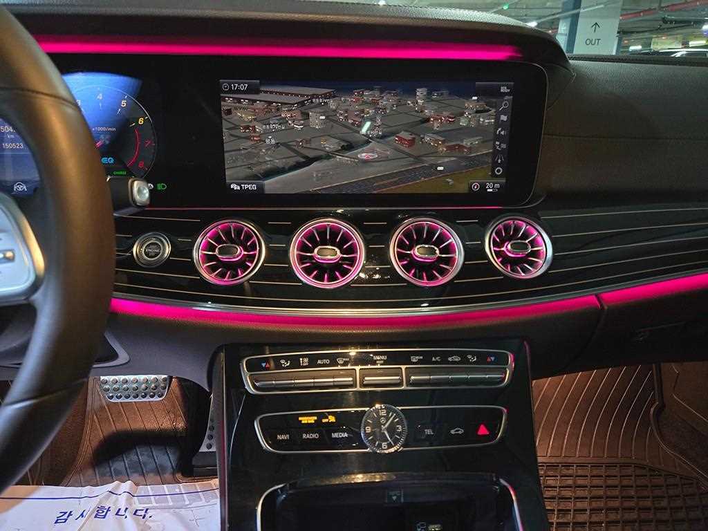 Mercedes Benz CLS Class - Vista 10