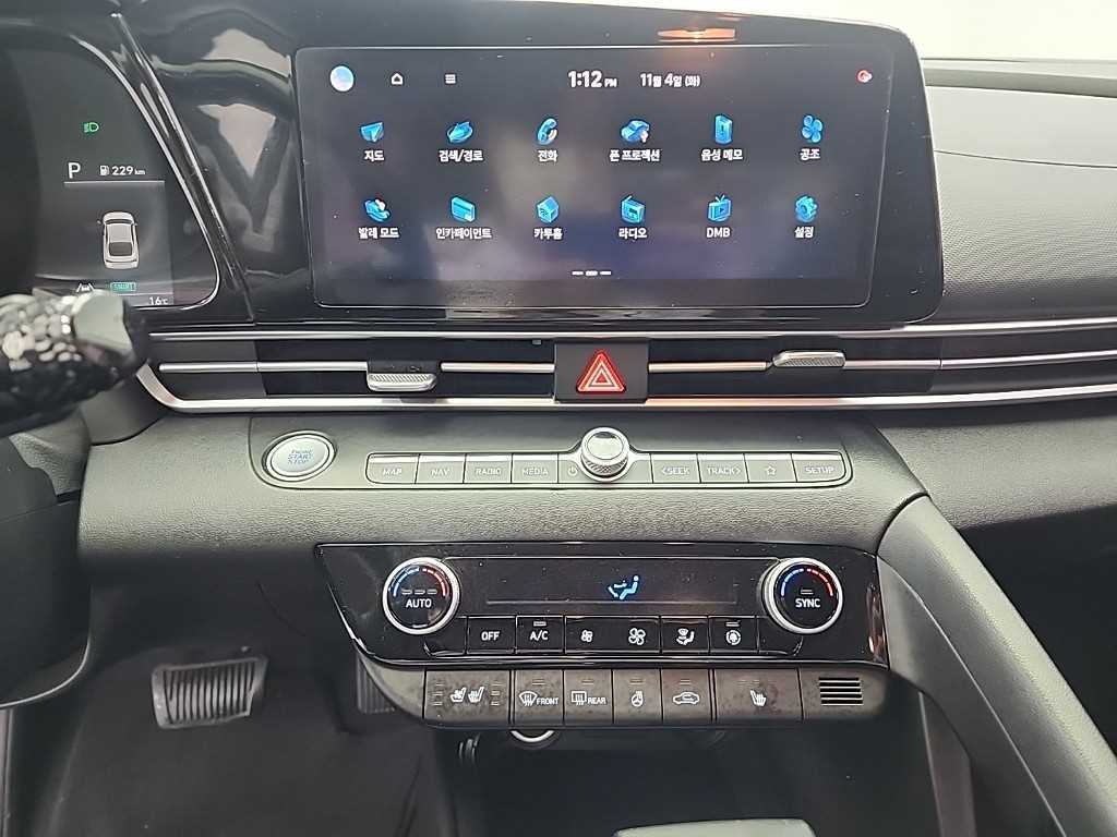 HYUNDAI Avante - Vista 10