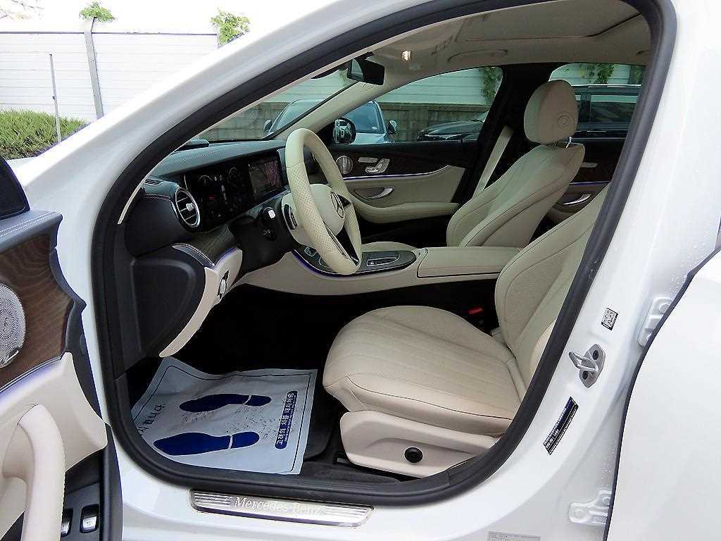 Mercedes Benz E class - Vista 5