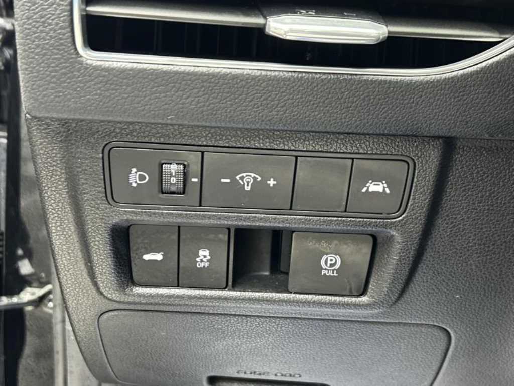 HYUNDAI Sonata - Vista 12