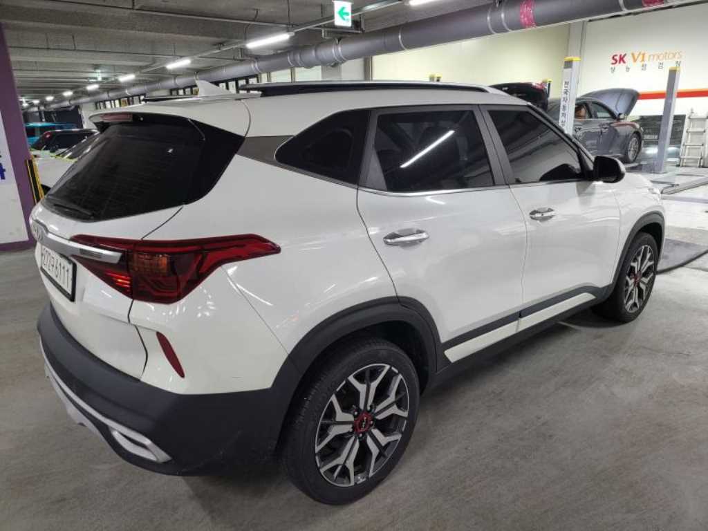 KIA Seltos - Vista 4