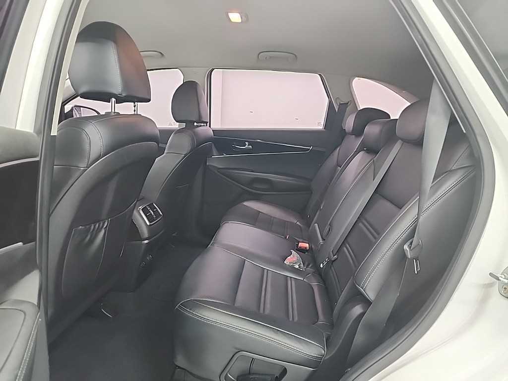 KIA Sorento - Vista 12