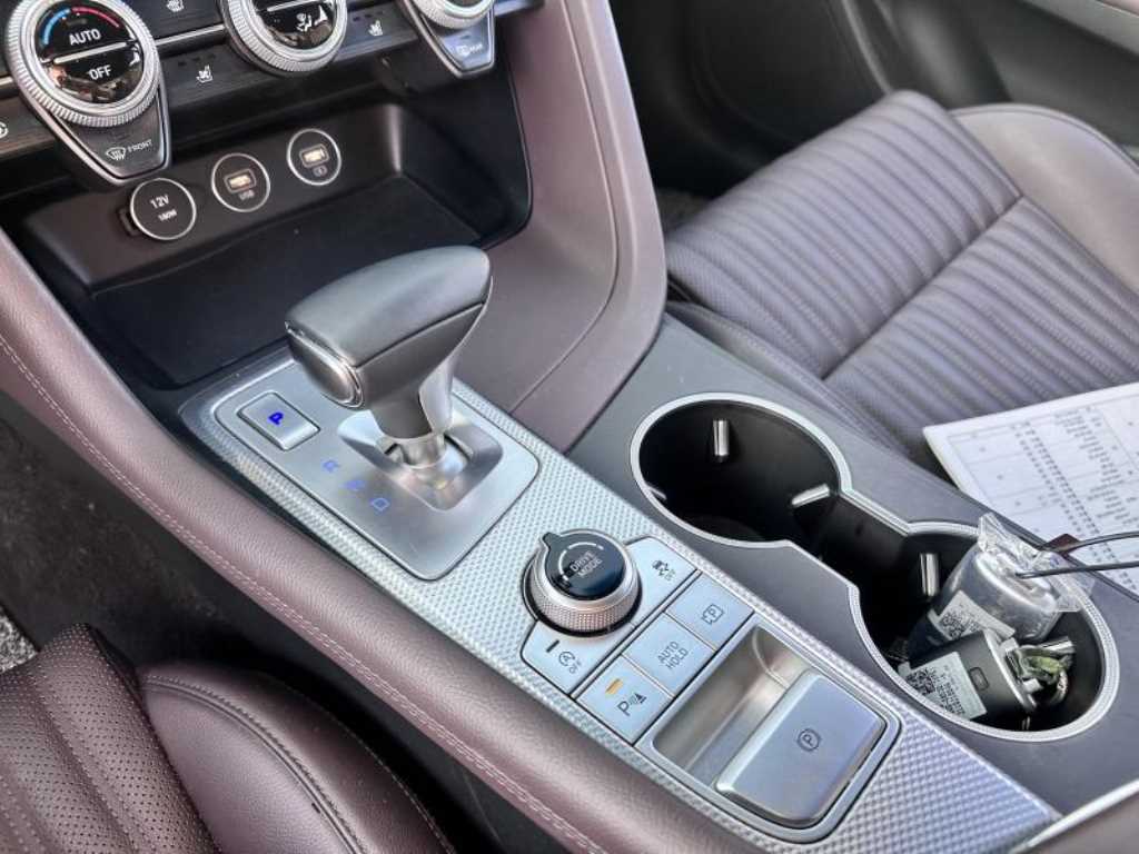 Genesis G70 - Vista 11