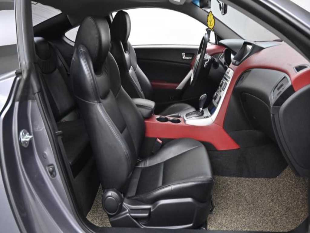 HYUNDAI Genesis - Vista 11