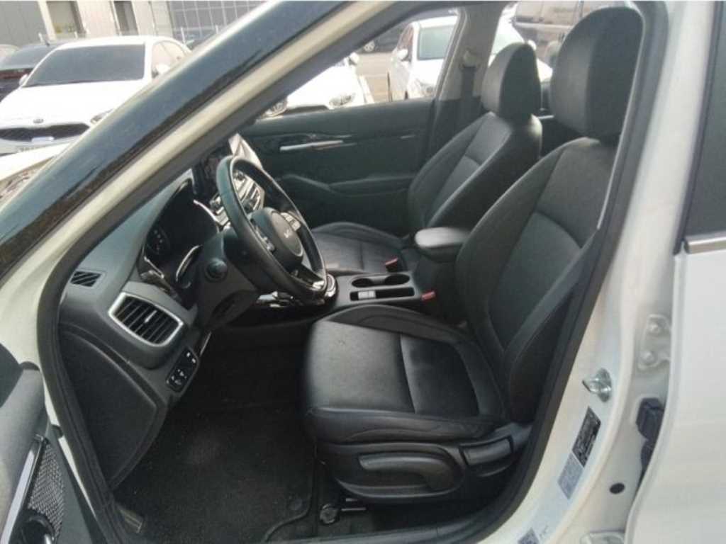 KIA Seltos - Vista 4