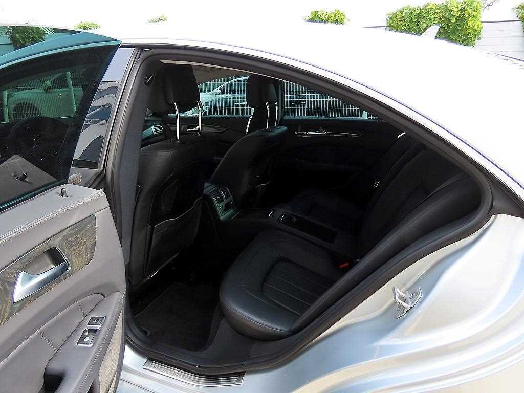 Mercedes Benz CLS Class - Vista 6