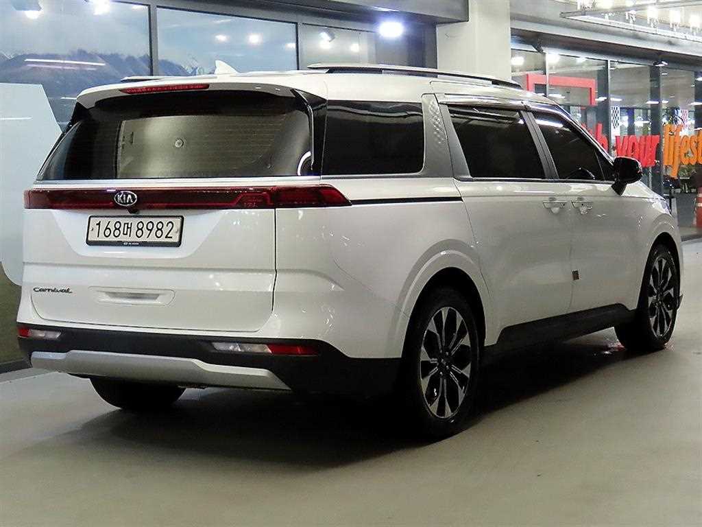 KIA Carnival - Vista 4