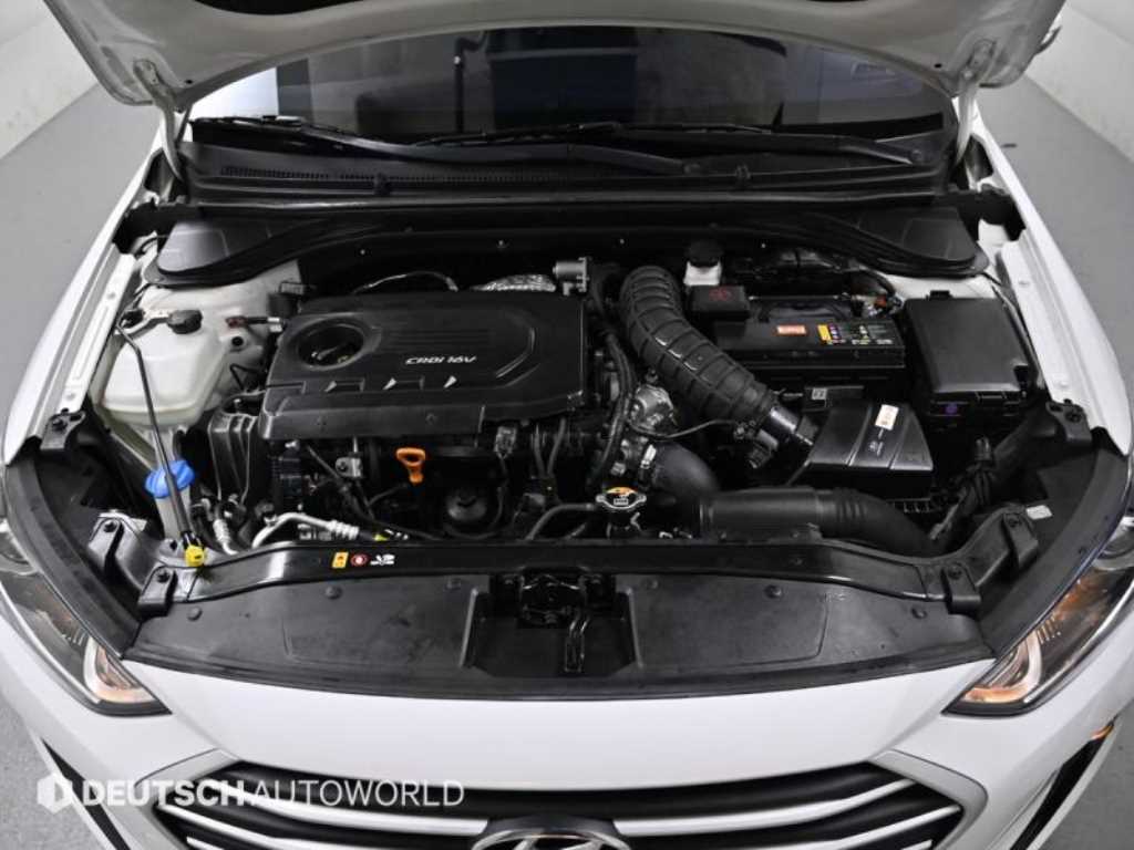 HYUNDAI Avante - Vista 6