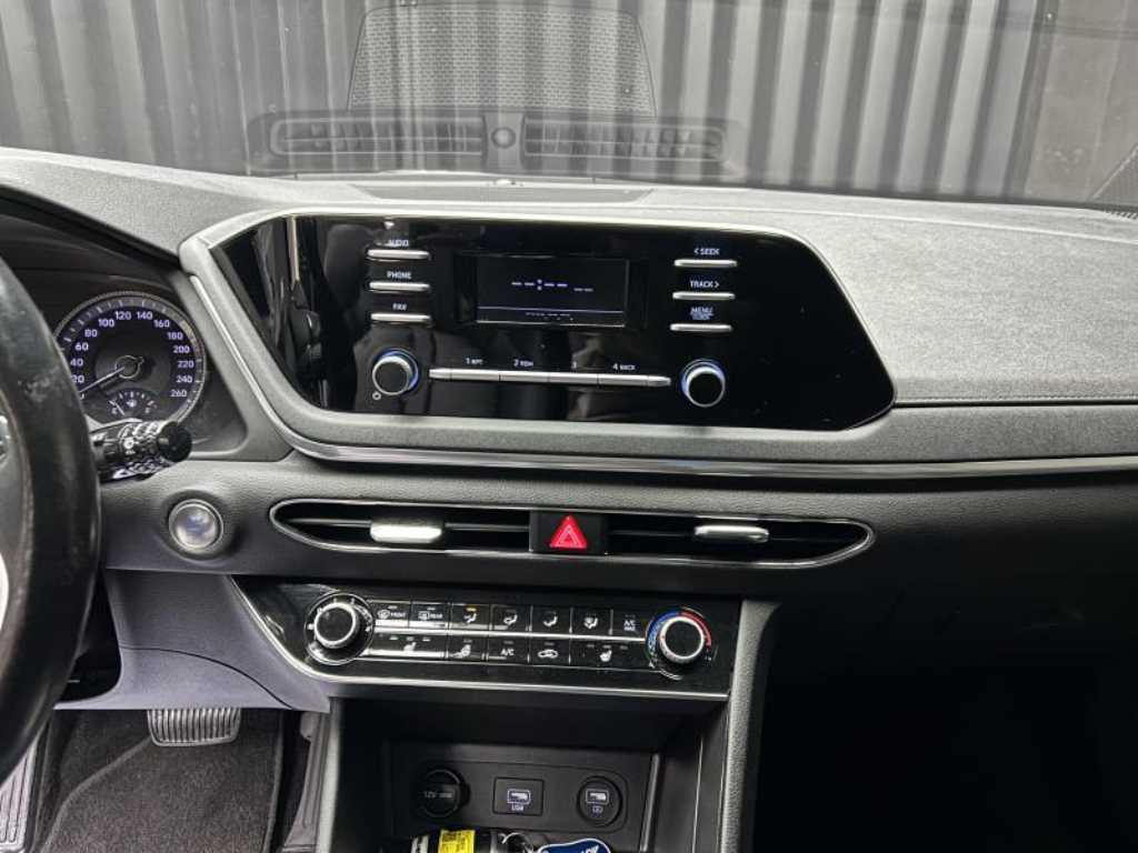 HYUNDAI Sonata - Vista 9