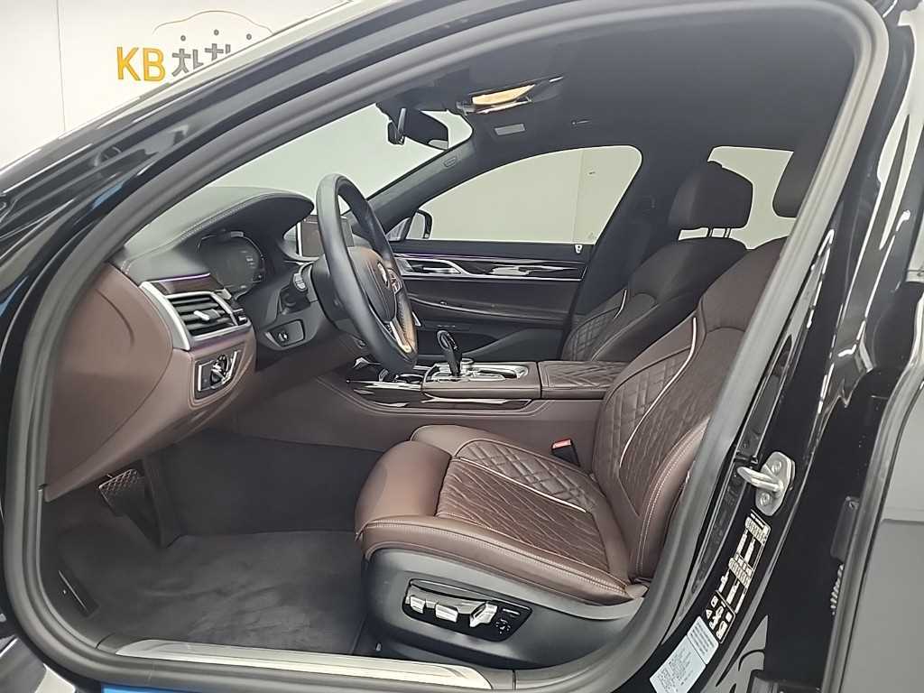 BMW 7 Series - Vista 11