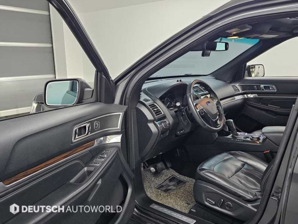 Ford Explorer - Vista 11