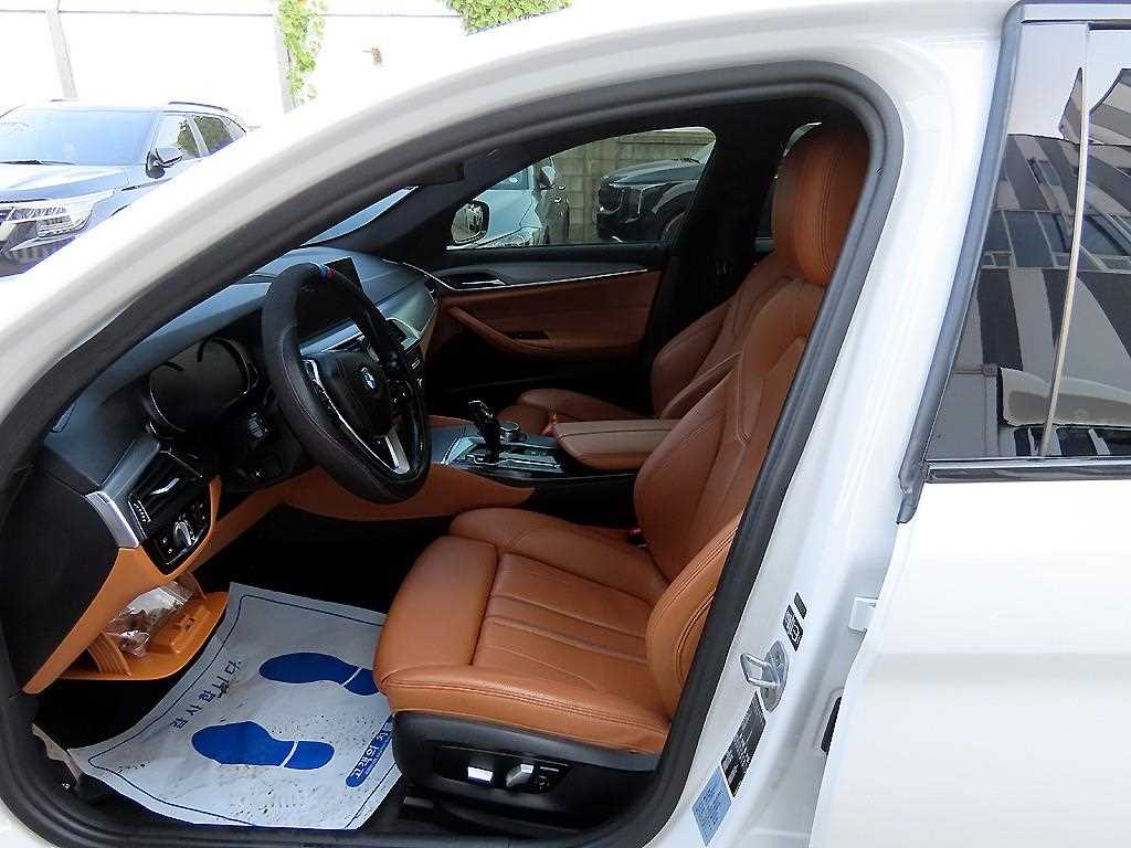 BMW 5 Series - Vista 5