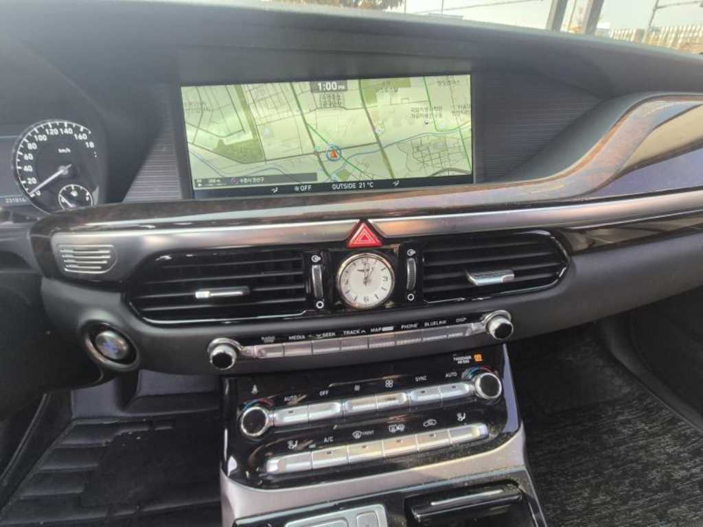 Genesis EQ900 - Vista 12