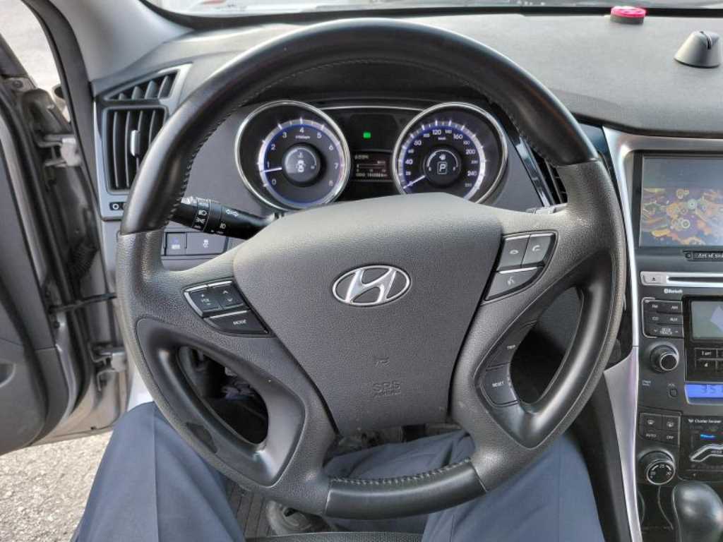HYUNDAI Sonata - Vista 8