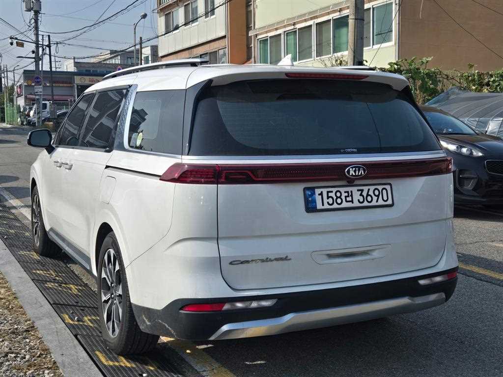 KIA Carnival - Vista 3