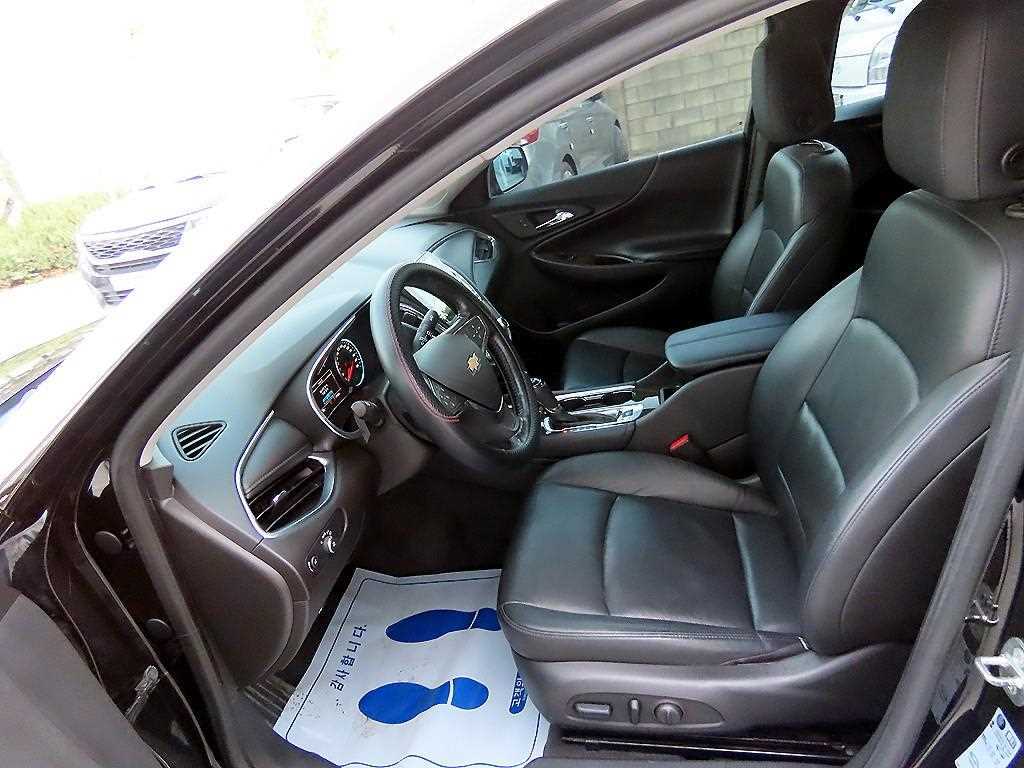 Chevrolet Malibu - Vista 5