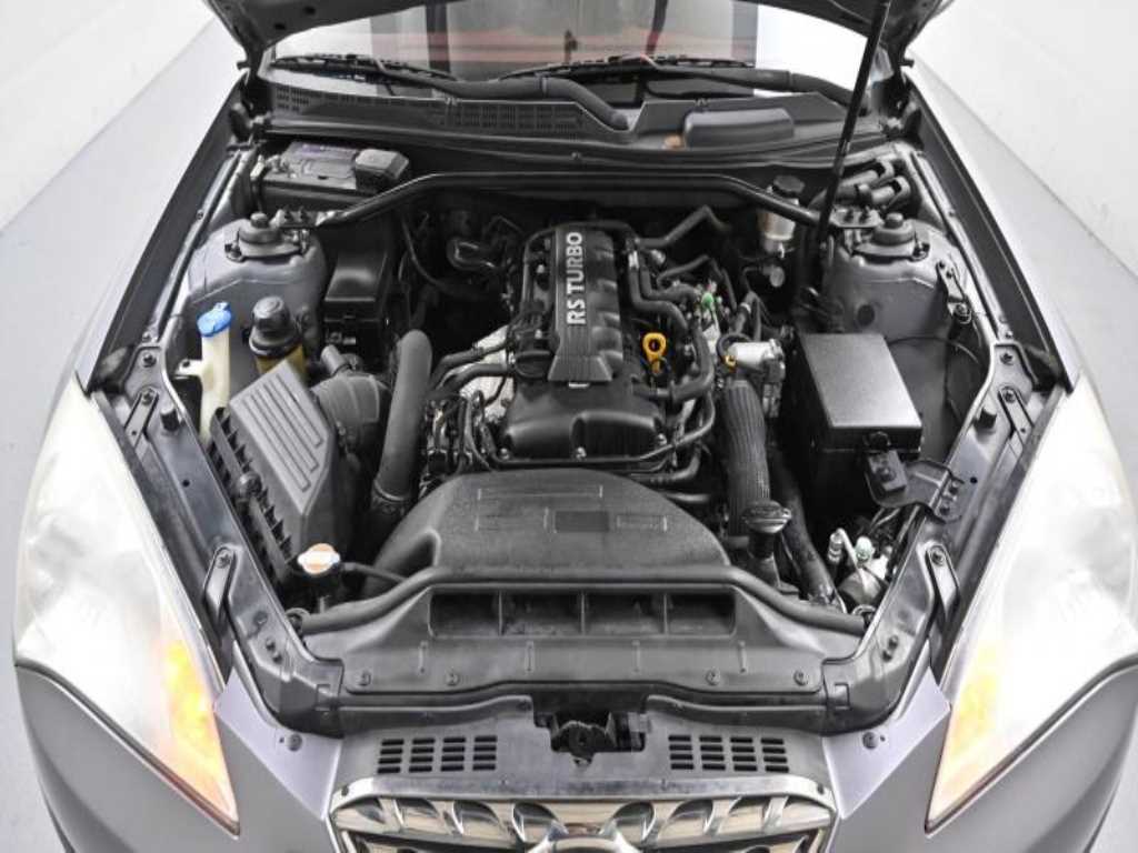 HYUNDAI Genesis - Vista 6