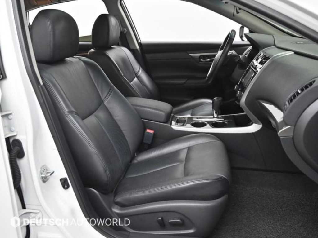 Nissan Altima - Vista 7