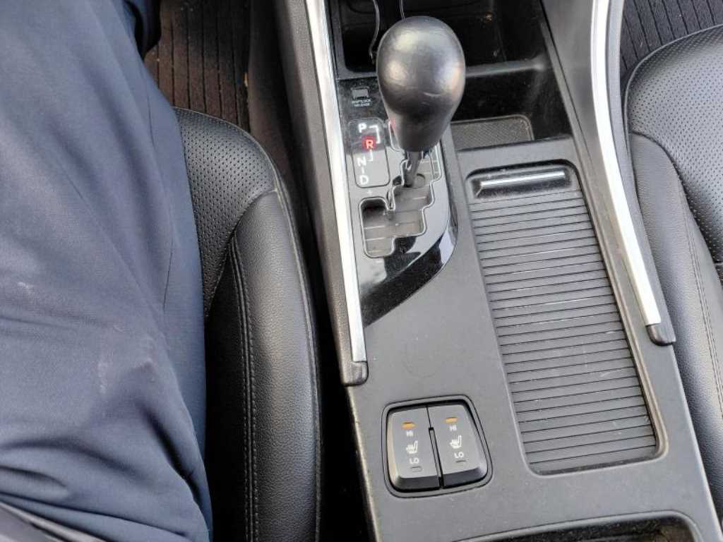 HYUNDAI Sonata - Vista 12