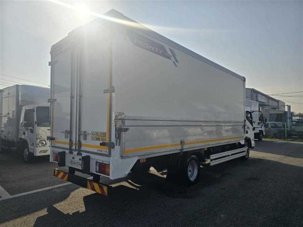 medium and large cargo truck - Vista 4