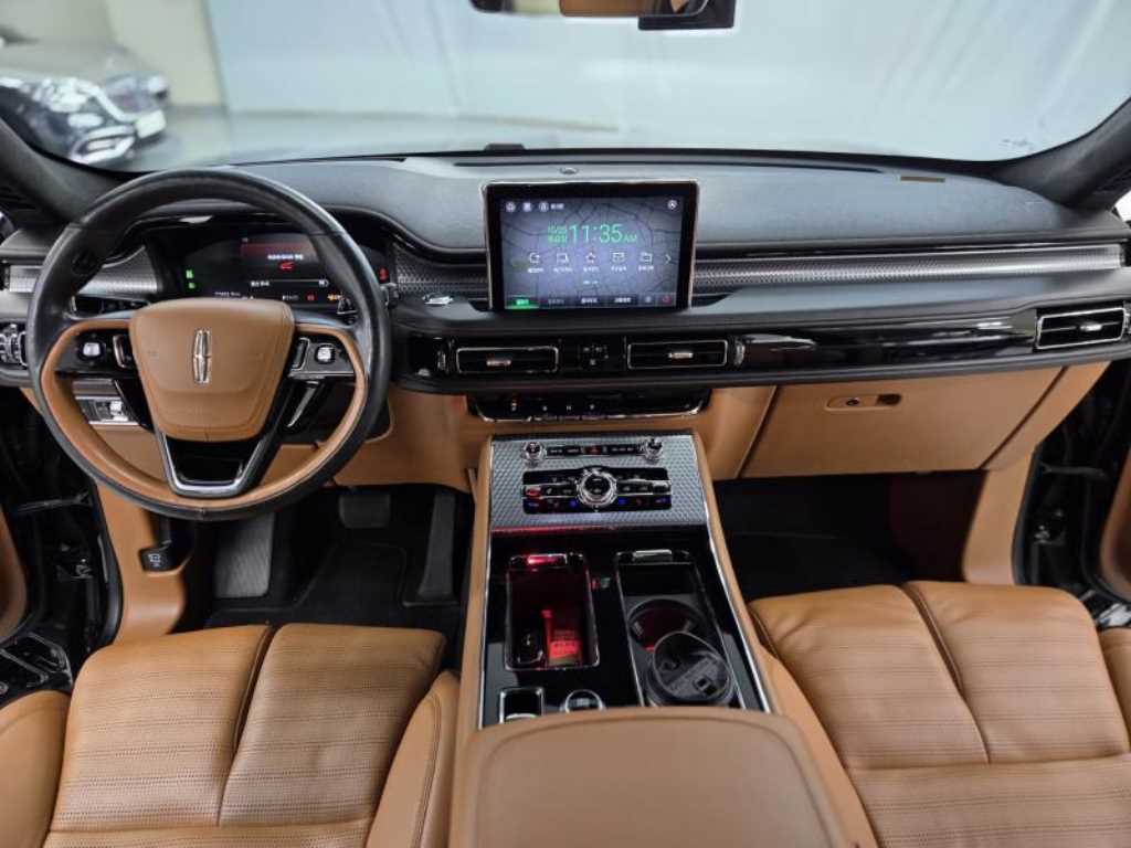 Lincoln Aviator - Vista 9