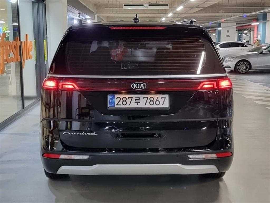 KIA Carnival - Vista 5