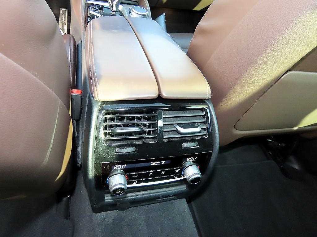 BMW 5 Series 2021 Negro - Importación desde Corea - HF Imports Iquique - Foto 16