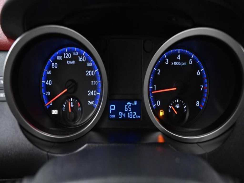 HYUNDAI Genesis - Vista 8