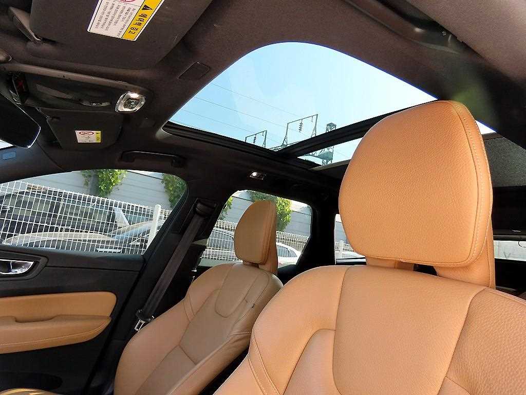 Volvo XC60 2019 Gris - Importación desde Corea - HF Imports Iquique - Foto 16