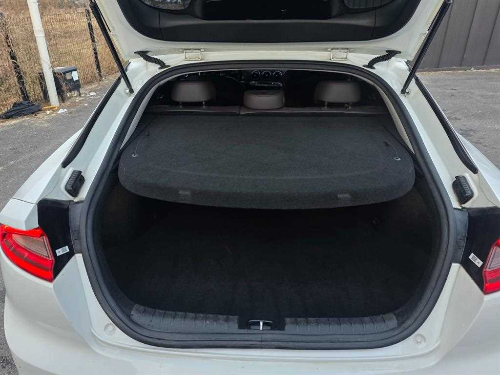 KIA Stinger 2018 Blanco - Importación desde Corea - HF Imports Iquique - Foto 17