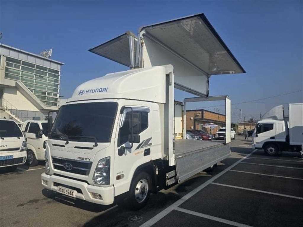 medium and large cargo truck - Vista 7