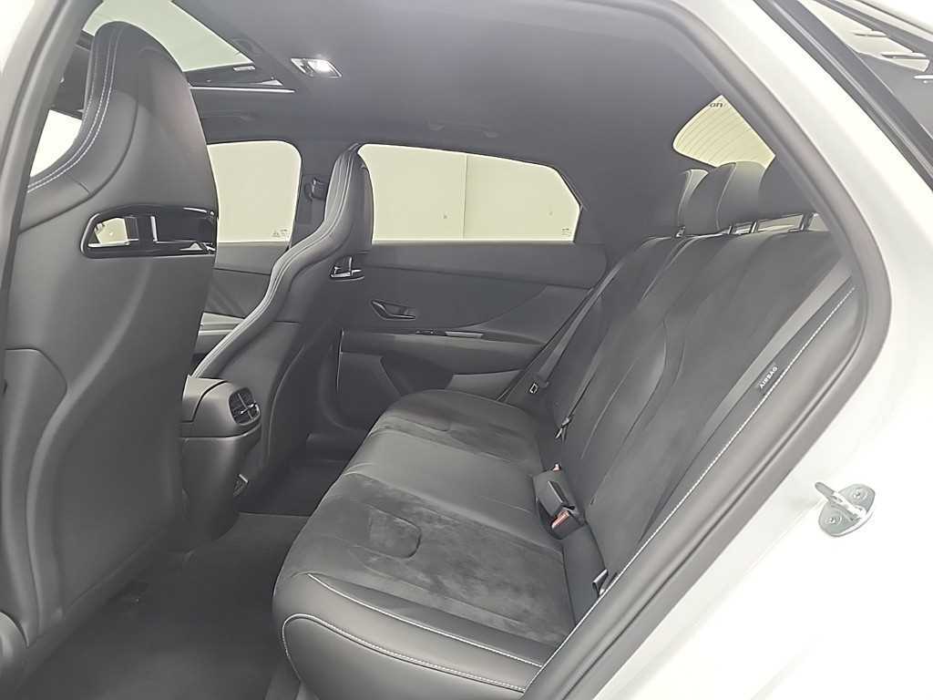 HYUNDAI Avante - Vista 12