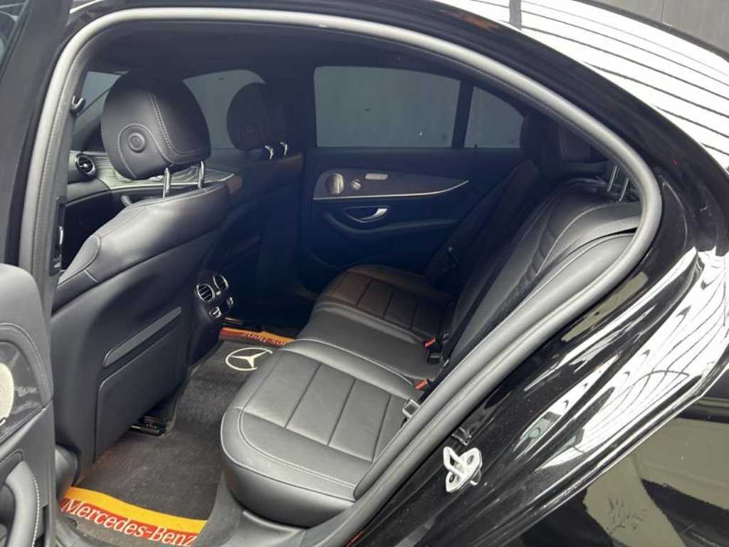 Mercedes Benz E class - Vista 6